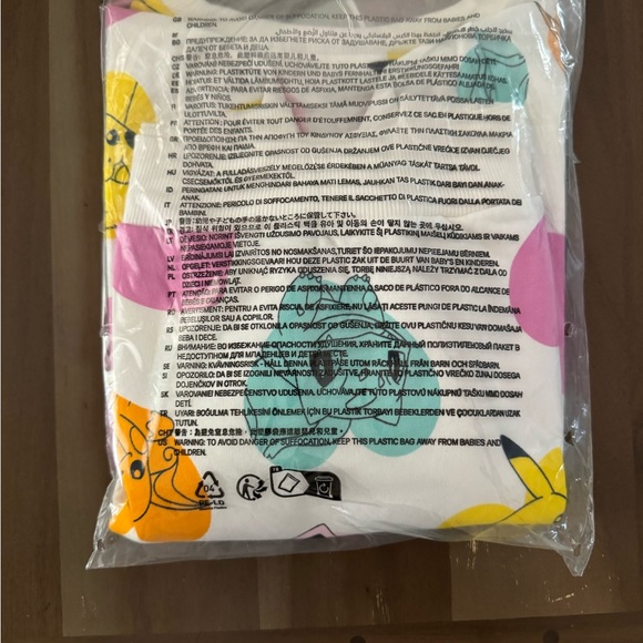 H&M Girls Pokemon Sweatshirt - Pikachu, Bulbasaur, Jigglypuff, Raichu, Ponyta - Picture 4 of 4